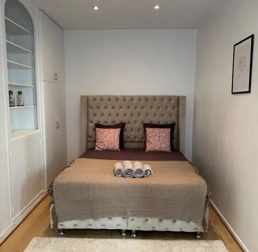 Charmant Appartement Au Moulin Rouge